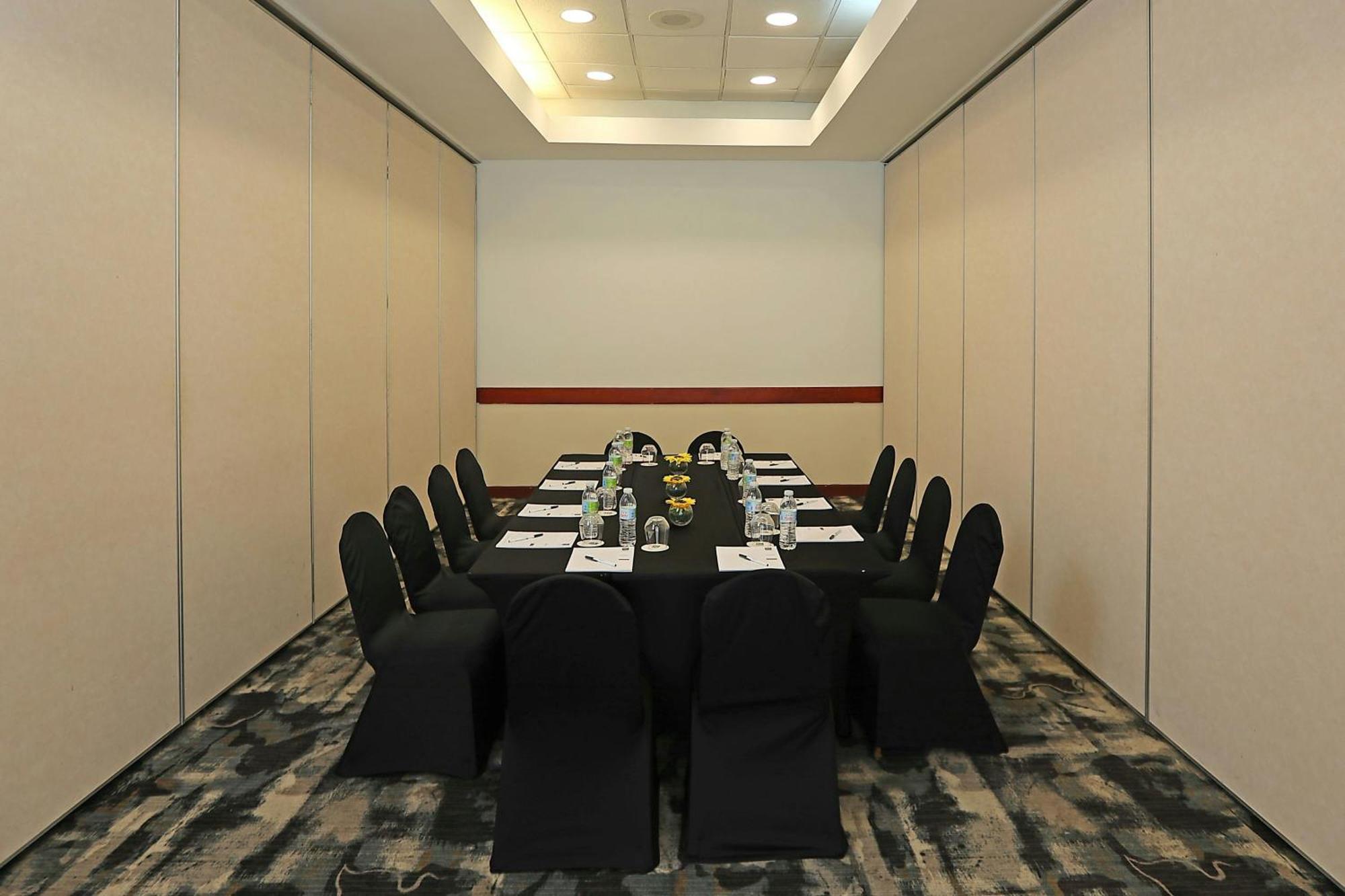 Four Points By Sheraton Santo Domingo La Caleta Екстер'єр фото