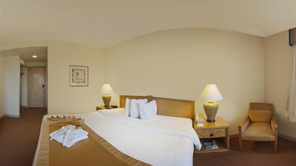 Four Points By Sheraton Santo Domingo La Caleta Екстер'єр фото